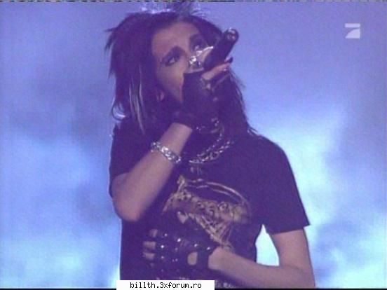 Bill cu suvite..punetzi poze..dak avetzi..:D - iatal pe Billy meu cu suvite - ToKio HoTeL