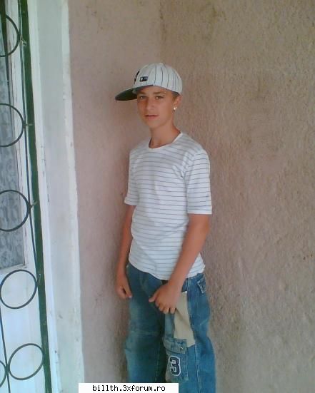 si acu' un baiat din 15 ani cu pierce in cool boys :x:x:x nice nice