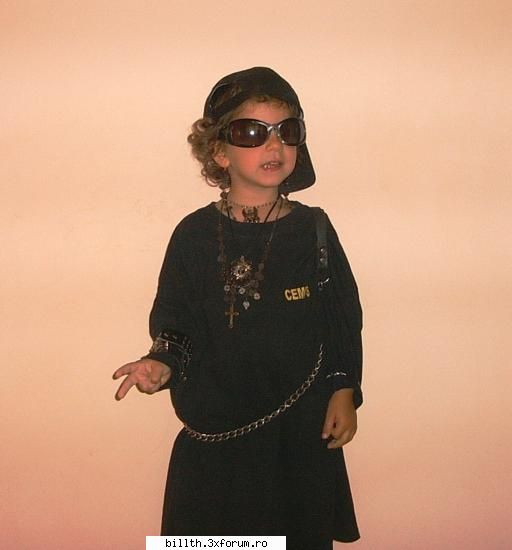 CooL Girls ?? Si Mai Nice ;) - va pun yo o "coolgirlitza"(e vara mea si are 3 - My Cool Forum