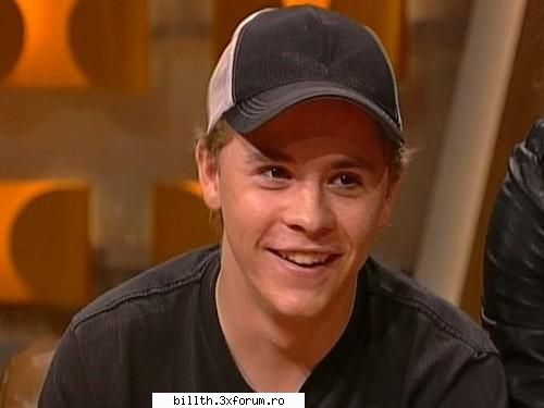 GUSTAV - Unde dreq sa mai spun!!!!!!!!!!!!!!!!!!!! Eu sunt - ToKio HoTeL