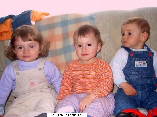 Sal!Pe cn iubim cel mai moolt in viata? - si "mandrisorii"astia 3.....stau k la - My Cool Forum