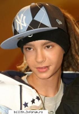 Sexy TOM - shi tom ii dragutz dar nu-l intrece pe bill - ToKio HoTeL