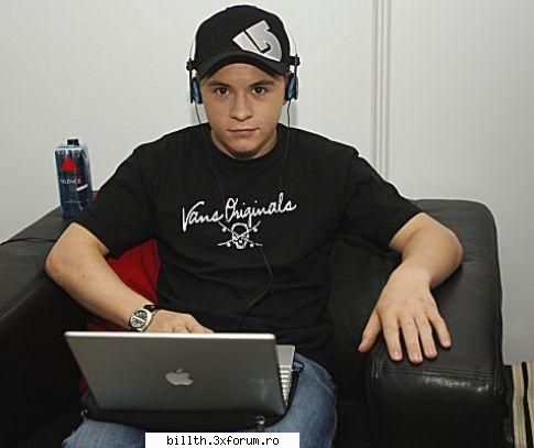 zooper GUSTAV {tokio hotel} - Gustav: Scoala este f importanta ! Shtim ce - ToKio HoTeL